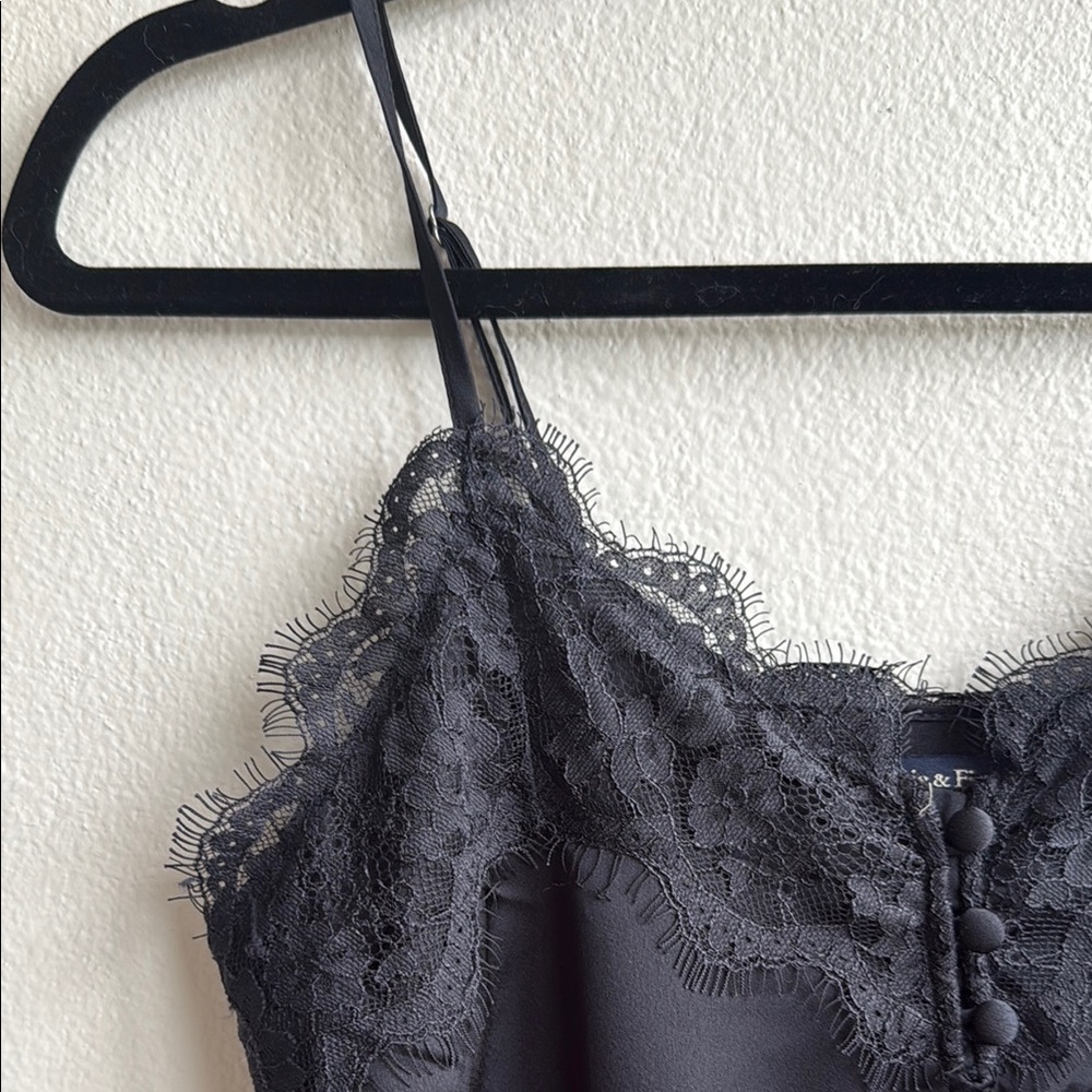 Set of 3- Elegant Lace Striped Cami Top - Picture 10 of 11